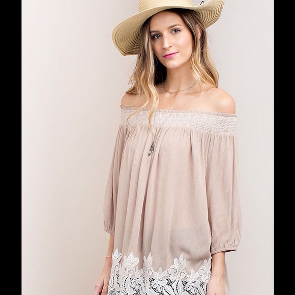 Top Off the Shoulder Mocha Lace Trim Size M NWT - Picture 4 of 9